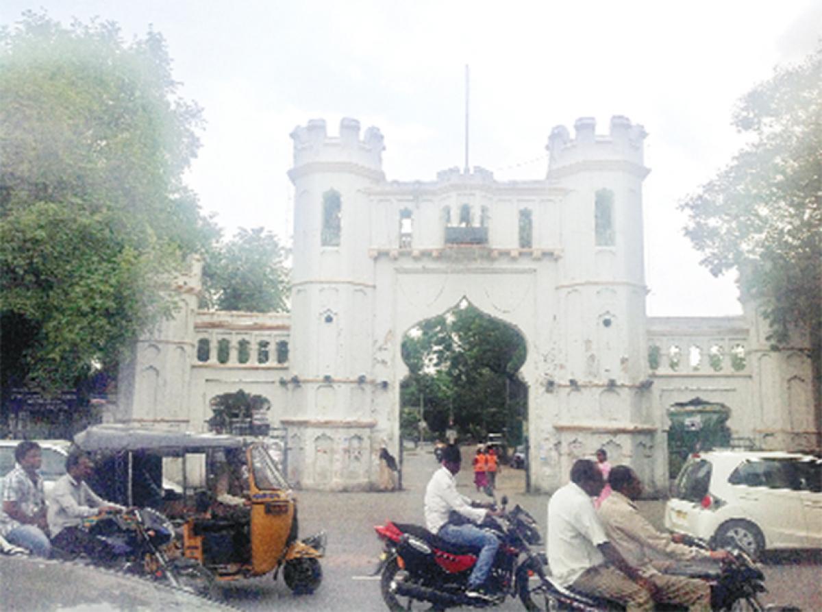 BAGH-E-BAHAAR Public Gardens